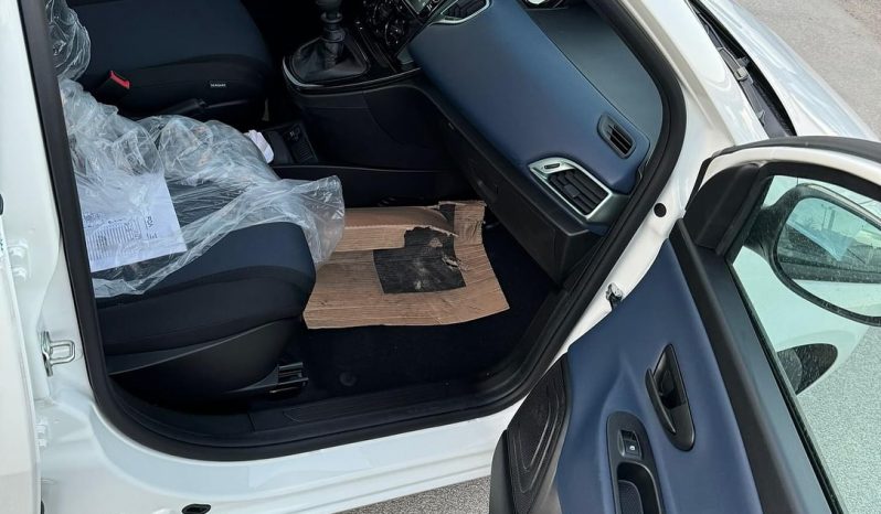 NUOVA LANCIA Y BENZINA E G.P.L OK NEOPATENTATI completo