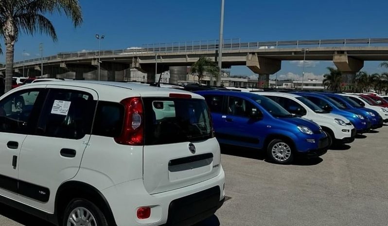 NUOVA FIAT PANDA 1.0 HYBRID 70 CV completo