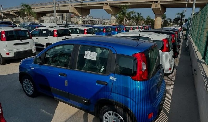NUOVA FIAT PANDA 1.0 HYBRID 70 CV completo