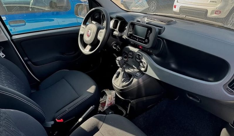 NUOVA FIAT PANDA 1.0 HYBRID 70 CV completo