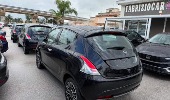 LANCIA Y PLUS HYBRID 1.0 70 CV OK NEOPATENTATI completo