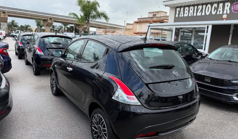 LANCIA Y PLUS HYBRID 1.0 70 CV OK NEOPATENTATI completo