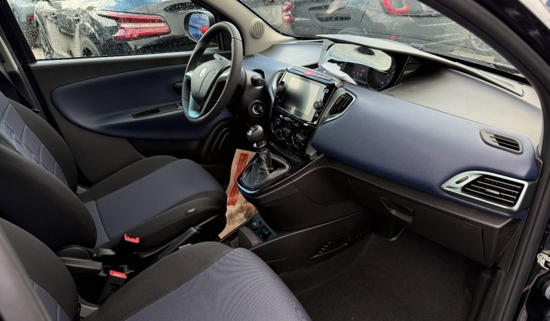 LANCIA Y PLUS HYBRID 1.0 70 CV OK NEOPATENTATI completo