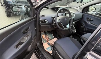 LANCIA Y PLUS HYBRID 1.0 70 CV OK NEOPATENTATI completo
