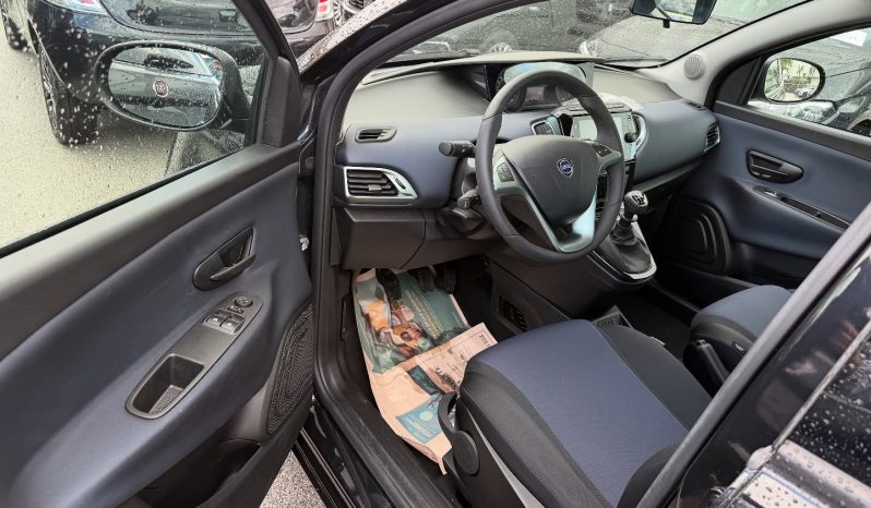 LANCIA Y PLUS HYBRID 1.0 70 CV OK NEOPATENTATI completo