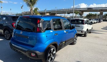 NUOVA FIAT PANDINA CROSS 1.0 HYBRID 70 CV completo