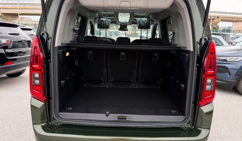 NUOVO FIAT DOBLÓ LUXURY DIESEL 130 CV completo