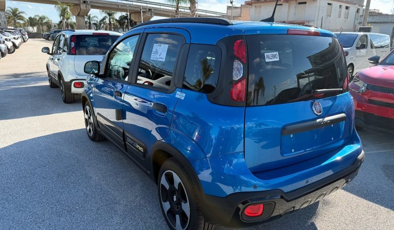 NUOVA FIAT PANDINA CROSS 1.0 HYBRID 70 CV completo