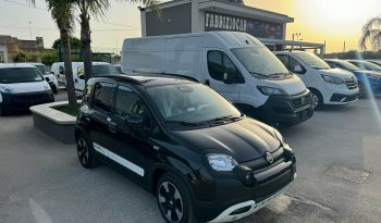 NUOVA FIAT PANDINA CROSS 1.0 HYBRID 70 CV completo