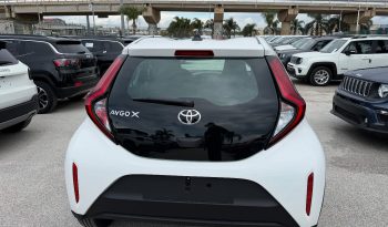 NUOVA TOYOTA AYGO X completo