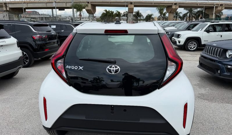 NUOVA TOYOTA AYGO X completo