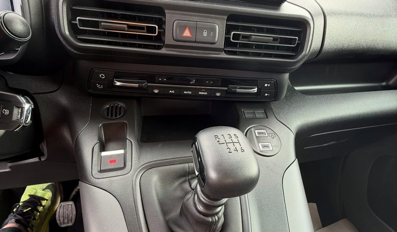 NUOVO TOYOTA PROACE LUXURY DIESEL 130 CV completo