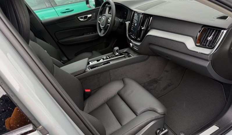 NUOVA XC60 PLUG -IN HYBRID completo