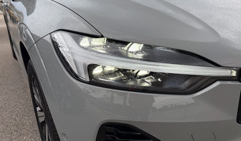 NUOVA XC60 PLUG -IN HYBRID completo