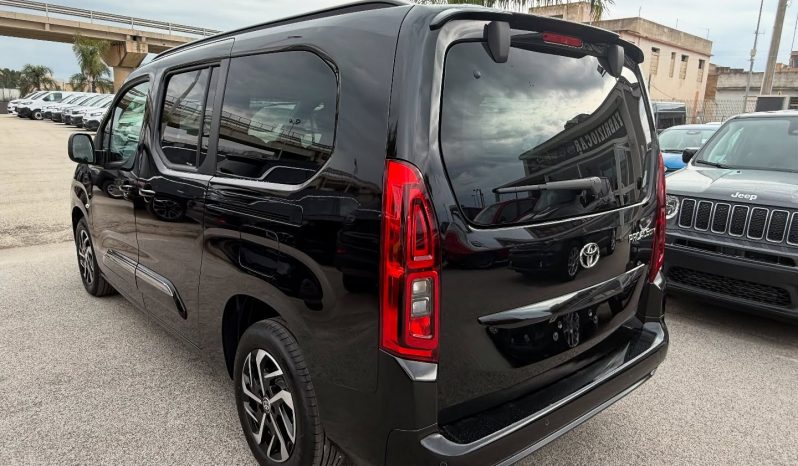 NUOVO TOYOTA PROACE LUXURY DIESEL 130 CV completo