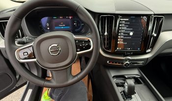 Nuova Volvo XC60 Versione : Plus Dark Plug-in Hybrid T6 AWD completo