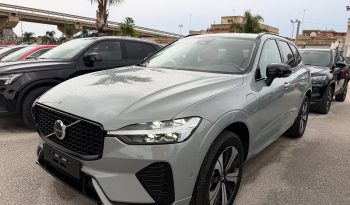 Nuova Volvo XC60 Versione : Plus Dark Plug-in Hybrid T6 AWD completo