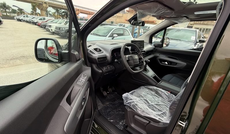 NUOVO FIAT DOBLÓ LUXURY DIESEL 130 CV completo