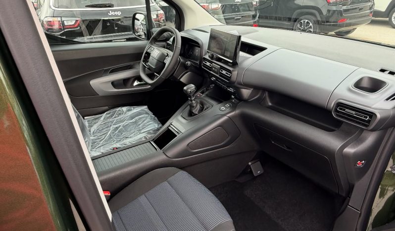 NUOVO FIAT DOBLÓ LUXURY DIESEL 130 CV completo