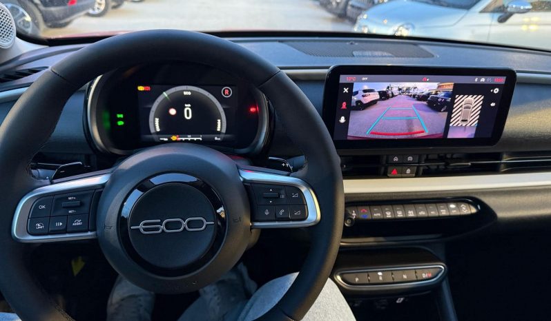 NUOVA FIAT 600 HYBRID completo