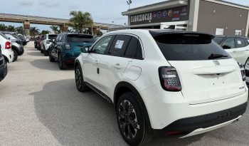 NUOVA FIAT 600 HYBRID 145 CV VERSIONE LA PRIMA MY 2025 completo