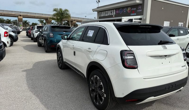 NUOVA FIAT 600 HYBRID 145 CV VERSIONE LA PRIMA MY 2025 completo