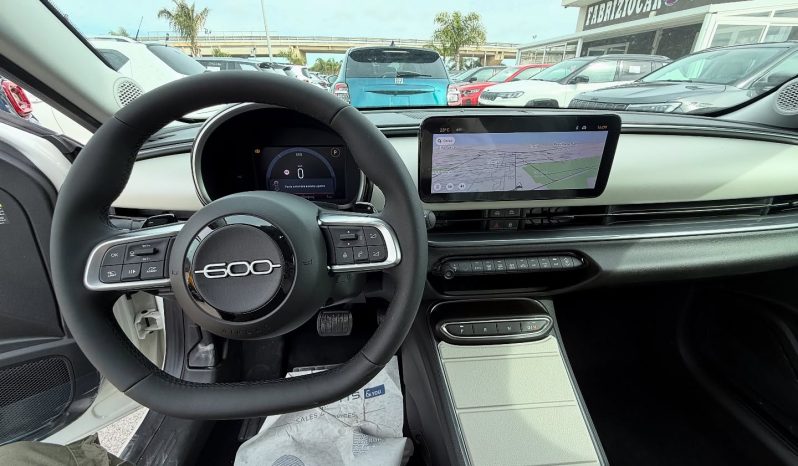NUOVA FIAT 600 HYBRID 145 CV VERSIONE LA PRIMA MY 2025 completo