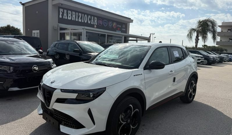 LA NUOVA ALFA ROMEO JUNIOR EDCT6 136 CV HYBRID completo
