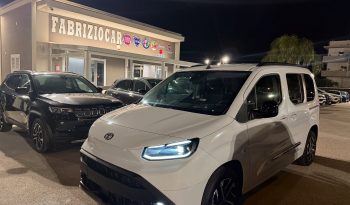 NUOVO TOYOTA PROACE EXECUTIVE DIESEL VETTURA completo