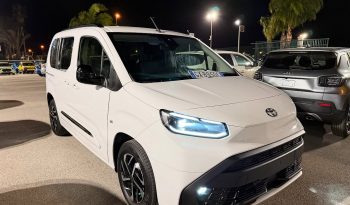 NUOVO TOYOTA PROACE EXECUTIVE DIESEL VETTURA completo