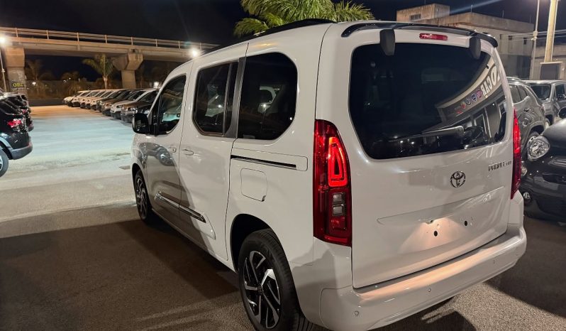 NUOVO TOYOTA PROACE EXECUTIVE DIESEL VETTURA completo