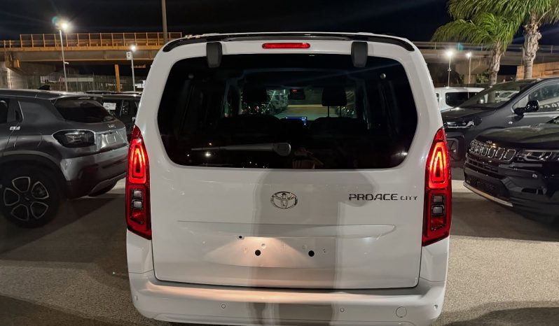 NUOVO TOYOTA PROACE EXECUTIVE DIESEL VETTURA completo