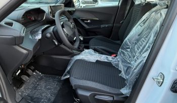 NUOVA PEUGEOT 2008 1.2 TURBO BENZ. 100Cv completo