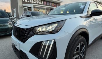 NUOVA PEUGEOT 2008 1.2 TURBO BENZ. 100Cv completo