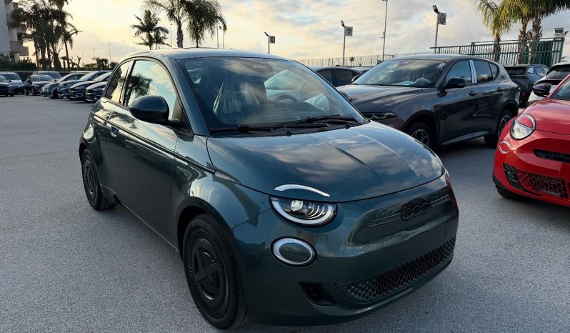 NUOVA FIAT 500EGIORGIO ARMANI COLLECTOR’S EDITION 100% ELETTRICA 87KW ( 118CV) completo