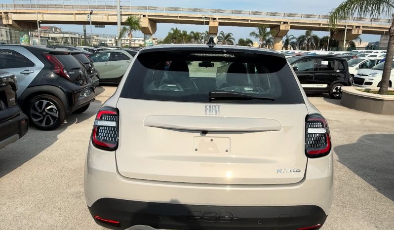 NUOVA FIAT 600 HYBRID 110 CV completo