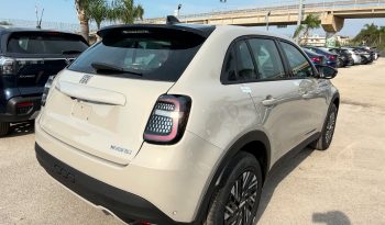 NUOVA FIAT 600 HYBRID 110 CV completo